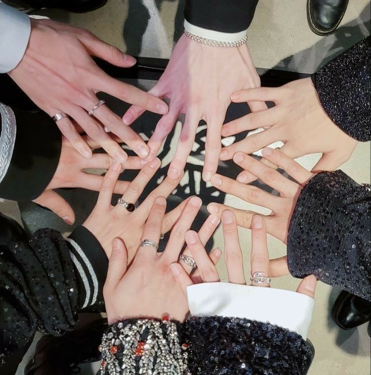 Stray Kids s'encourageant